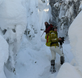 Със снегоходки из Родопите