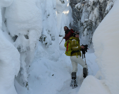Със снегоходки из Родопите